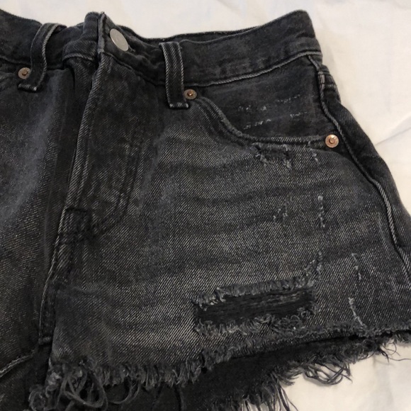 Levi’s shorts distress slightly worn - Picture 5 of 10